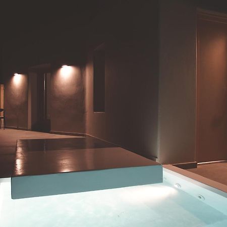 Black Diamond Suites (Adults Only) Акротири Экстерьер фото