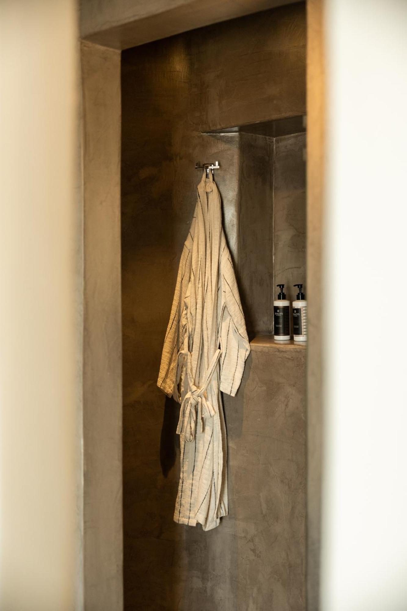 Black Diamond Suites (Adults Only) Акротири Экстерьер фото