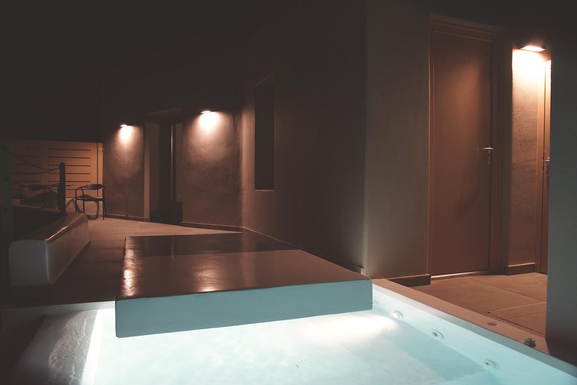 Black Diamond Suites (Adults Only) Акротири Экстерьер фото