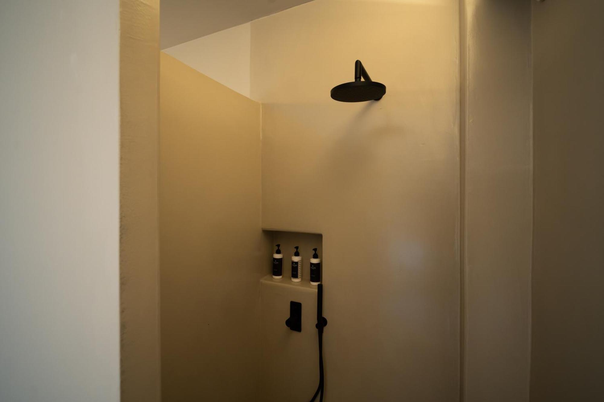 Black Diamond Suites (Adults Only) Акротири Экстерьер фото